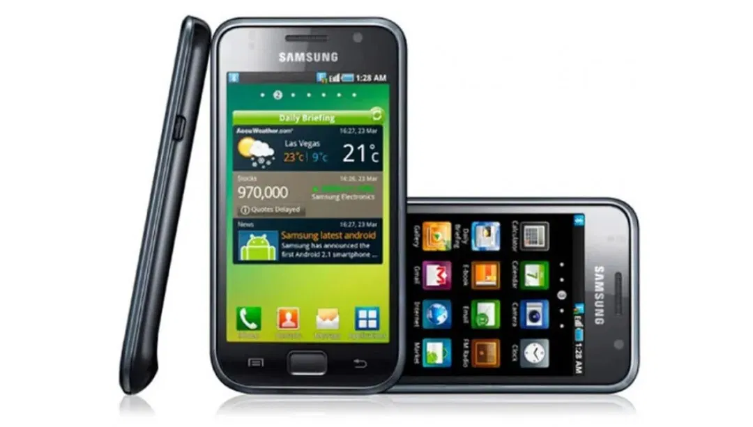 Điện thoại Galaxy S thế hệ đầu tiên của Samsung (Ảnh: Internet) Điện thoại Galaxy S thế hệ đầu tiên của Samsung (Ảnh: Internet)