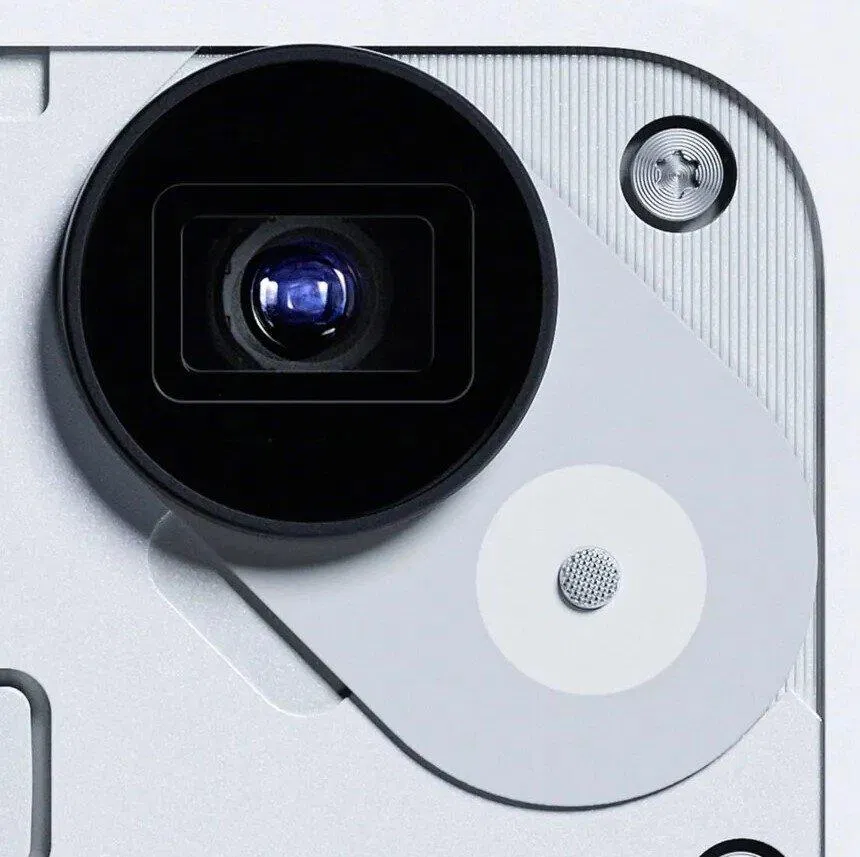 Ống kính tiềm vọng của điện thoại Nothing Phone 3 (Ảnh: Internet) Ống kính tiềm vọng của điện thoại Nothing Phone 3 (Ảnh: Internet)