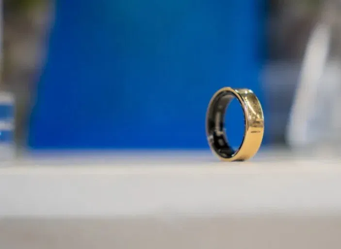 Nhẫn thông minh Galaxy Ring thế hệ đầu tiên của Samsung (Ảnh: Internet)