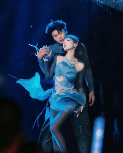 Bản ballad “Không Đau Nữa Rồi” mang đến một không gian chữa lành đầy cảm xúc.