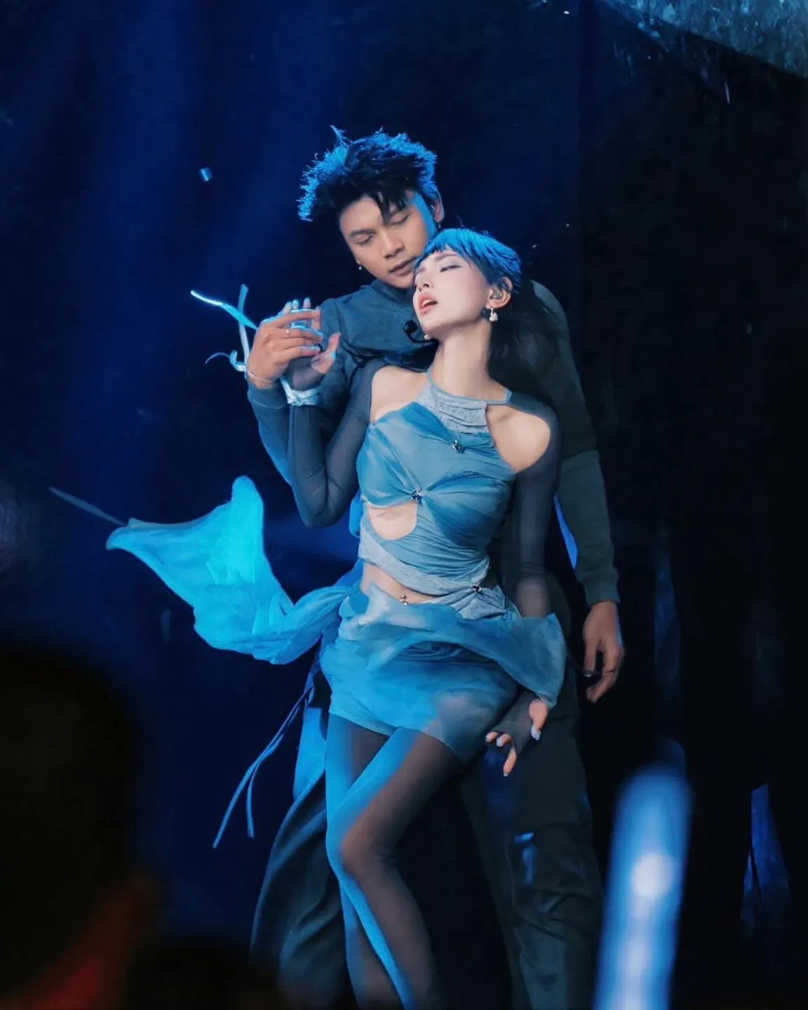 Bản ballad “Không Đau Nữa Rồi” mang đến một không gian chữa lành đầy cảm xúc.