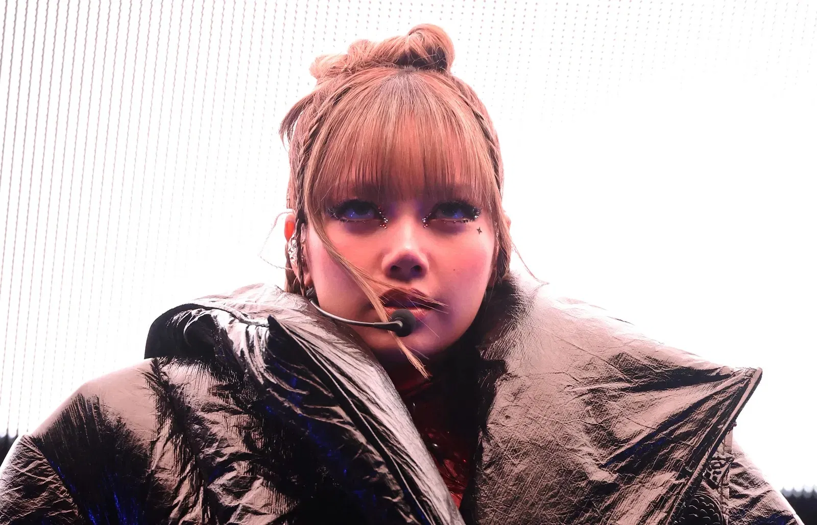 Lisa BLACKPINK chuẩn bị ra mắt phim tài liệu solo: Hé lộ hành trình vượt khỏi cái bóng thần tượng (Ảnh: Internet)