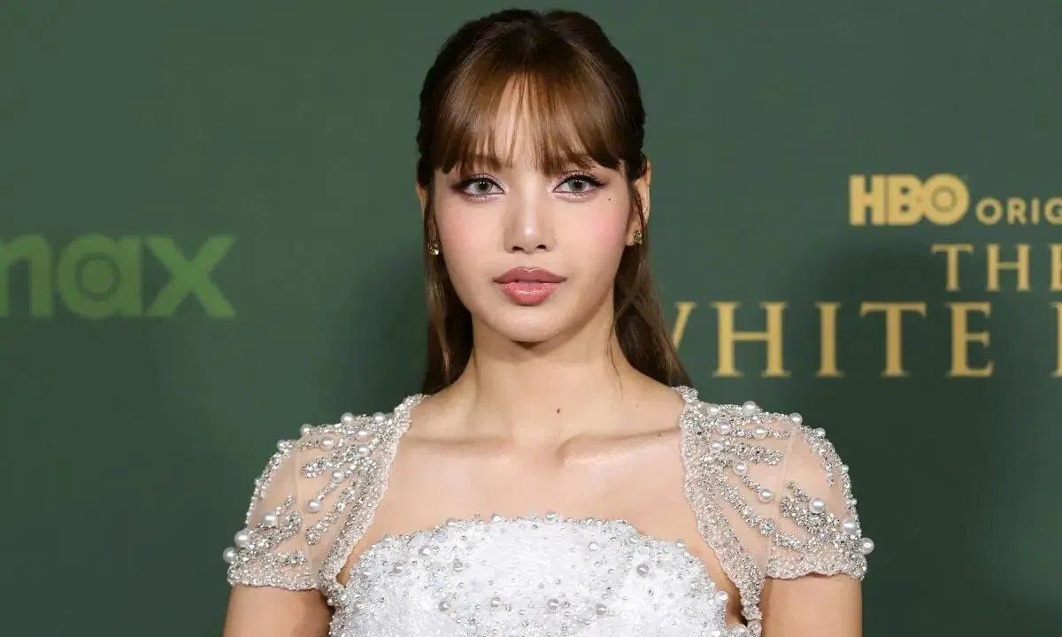 LLOUD - công ty do Lisa thành lập nhằm quản lý hoạt động solo của cô, đánh dấu bước chuyển mình mạnh mẽ từ thần tượng K-pop sang nghệ sĩ độc lập trên thị trường quốc tế (Ảnh: Internet)