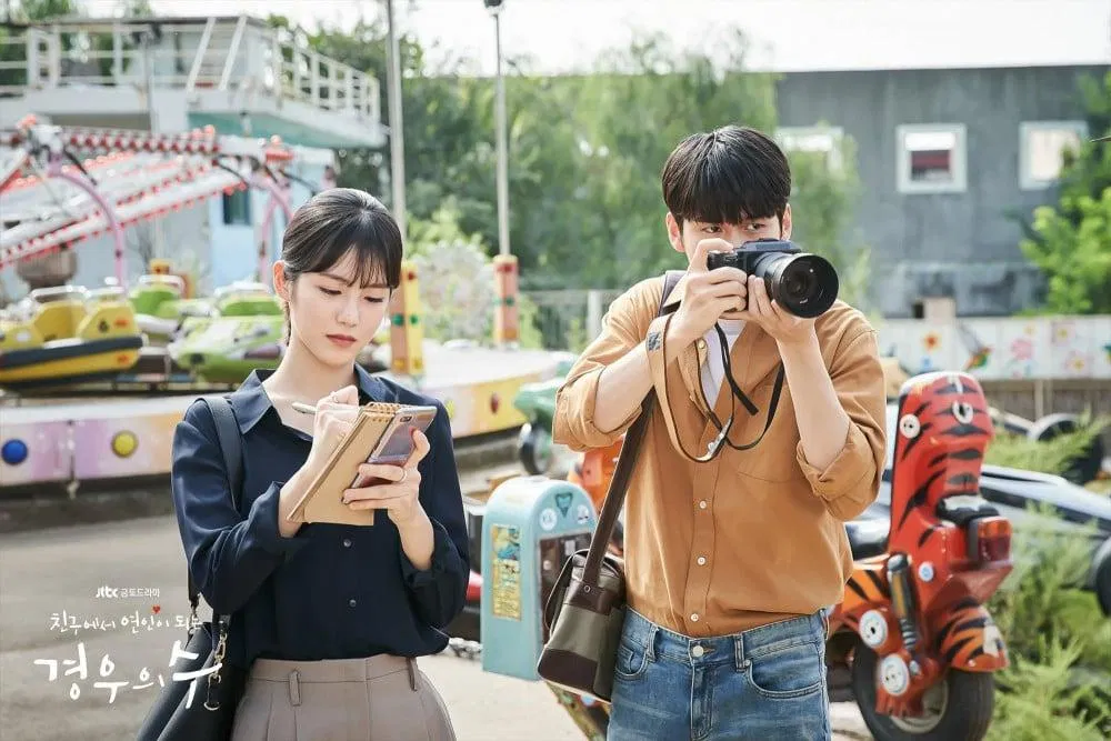 Nhân vật Kyung Woo Yeon làm nhà thiết kế kiểu chữ. (Nguồn: Internet)