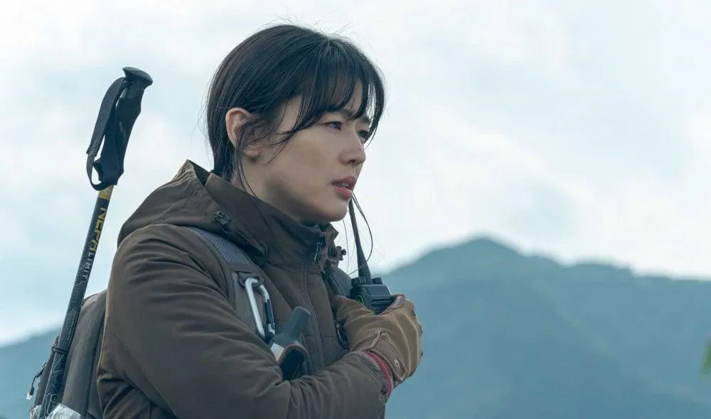 Nhân vật Seo Yi Kang làm công việc kiểm lâm. (Nguồn: Internet)