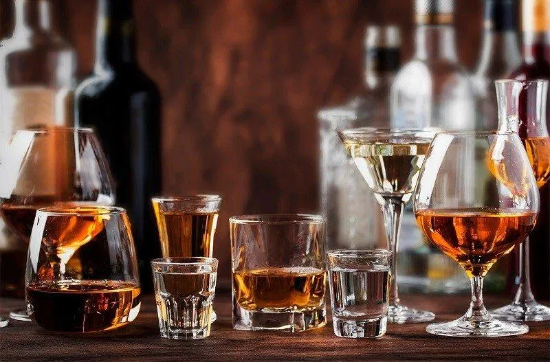 Rượu bia và đồ uống có cồn
