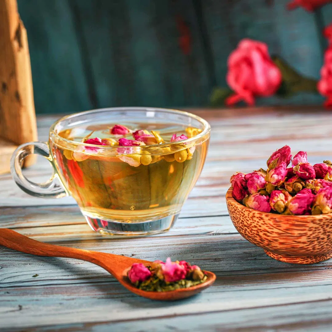 Trà hoa hồng giúp điều hòa kinh nguyệt, giảm đau