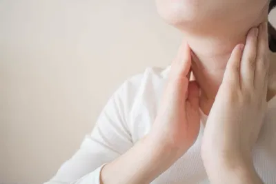Có nhiều nguyên nhân tiềm ẩn dẫn đến cường giáp nhưng phổ biến nhất là bệnh Graves