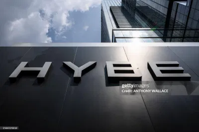 Chiến lược HYBE 2.0 cho thấy tham vọng rõ rệt trong việc vươn ra toàn cầu bằng cách tối ưu hóa nguồn lực nội bộ, mở rộng thị trường và tuyển chọn nhân tài không giới hạn địa lý (Ảnh: Internet)
