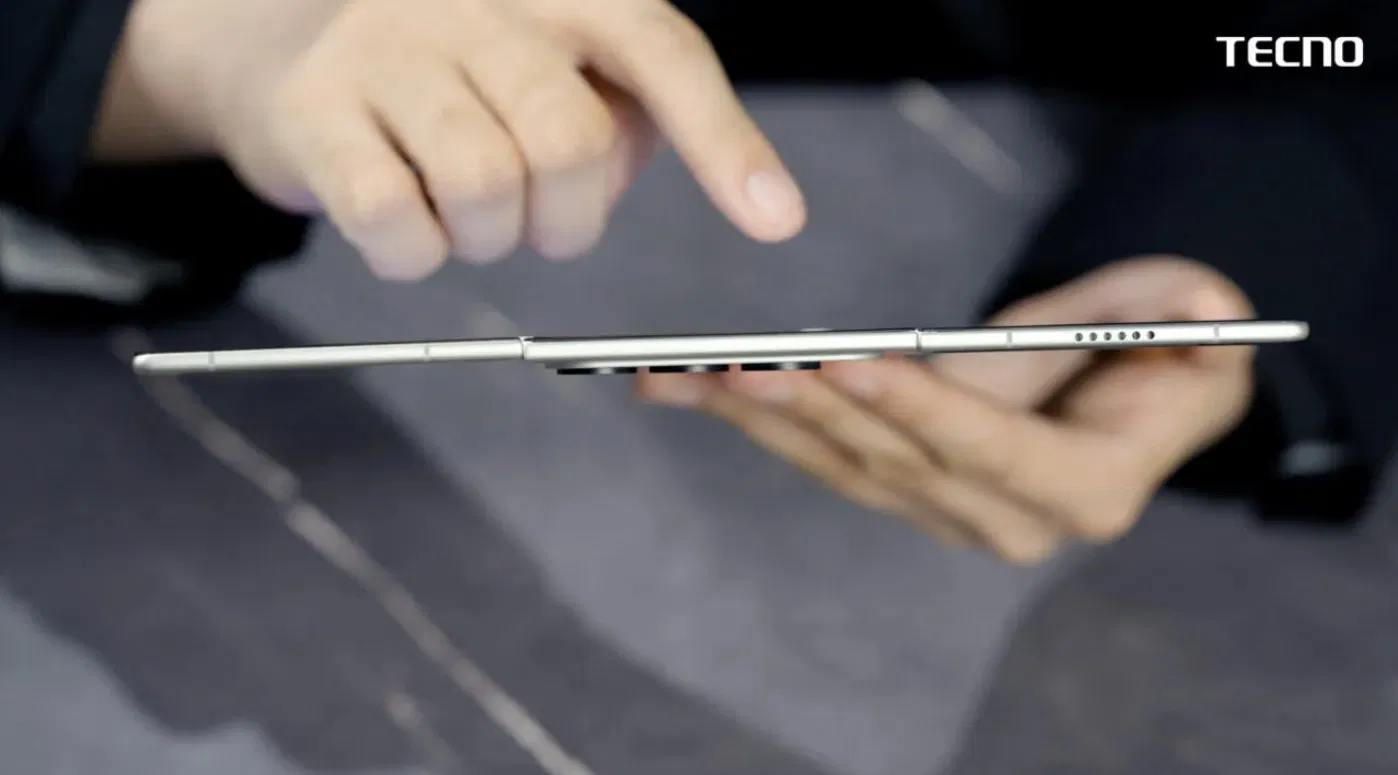 Điện thoại gập Tecno G Fold (Ảnh: Internet) Điện thoại gập Tecno G Fold (Ảnh: Internet)