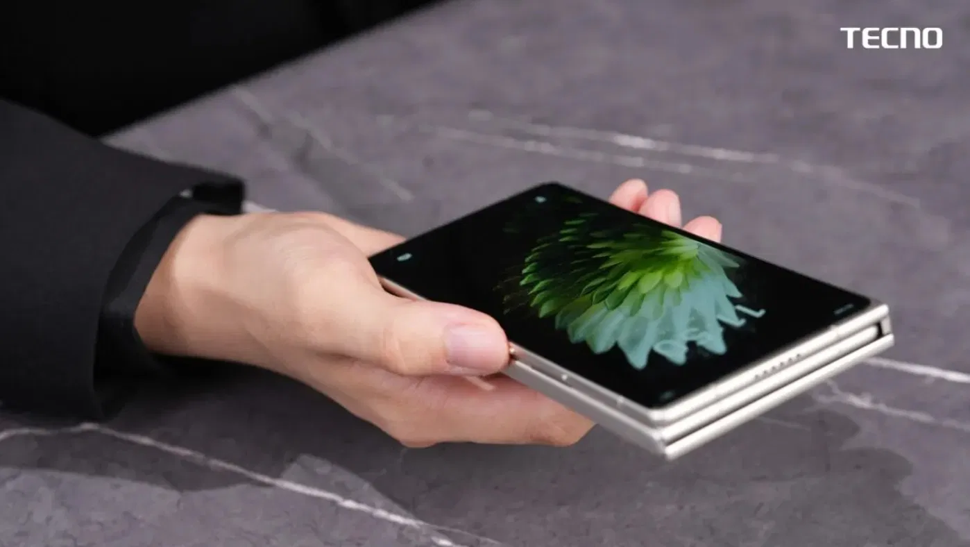 Điện thoại gập 3 màn hình Tecno G Fold (Ảnh: Internet) Điện thoại gập 3 màn hình Tecno G Fold (Ảnh: Internet)