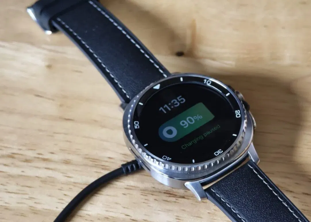 Đồng hồ thông minh Galaxy Watch 8 Classic của Samsung (Ảnh: Internet)