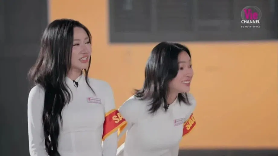 Tuy nhiên trong livestage 4 tập 9 vừa qua, Lyhan đã có phát ngôn khiến cả chương trình sượng trân (Nguồn ảnh: Inernet)