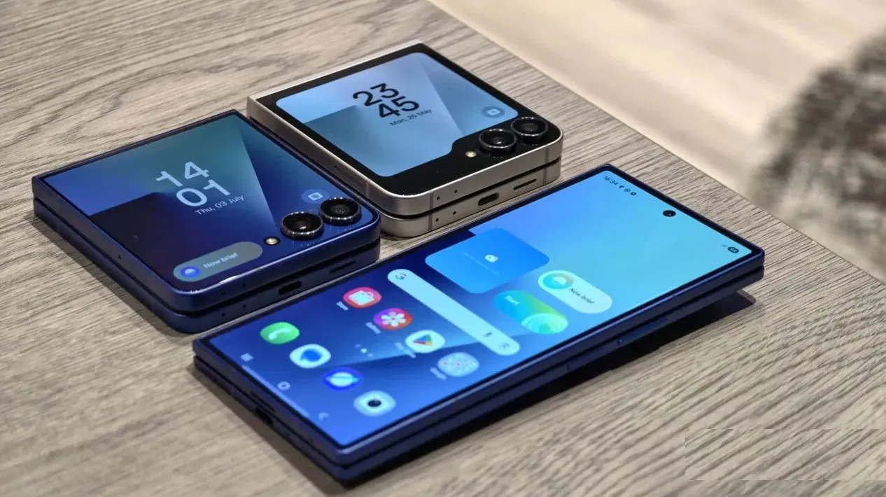 Điện thoại Galaxy Z Flip 7, Z Flip 7 FE và Z Fold 7 (Ảnh: Internet) Điện thoại Galaxy Z Flip 7, Z Flip 7 FE và Z Fold 7 (Ảnh: Internet)
