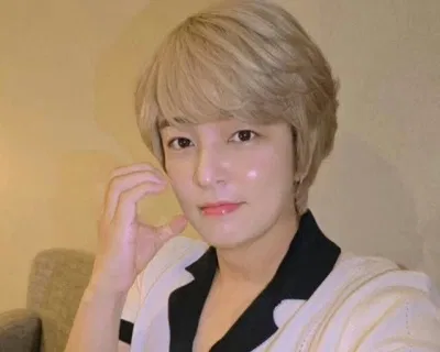 Kim Jung Hoon từng được coi là “hình mẫu hoàn hảo” trong Kbiz, không chỉ vì vẻ ngoài thư sinh mà còn vì lý lịch học tập nổi bật. Việc anh chuyển hướng từ nha khoa sang giải trí từng khiến công chúng đặc biệt chú ý (Ảnh: Internet)