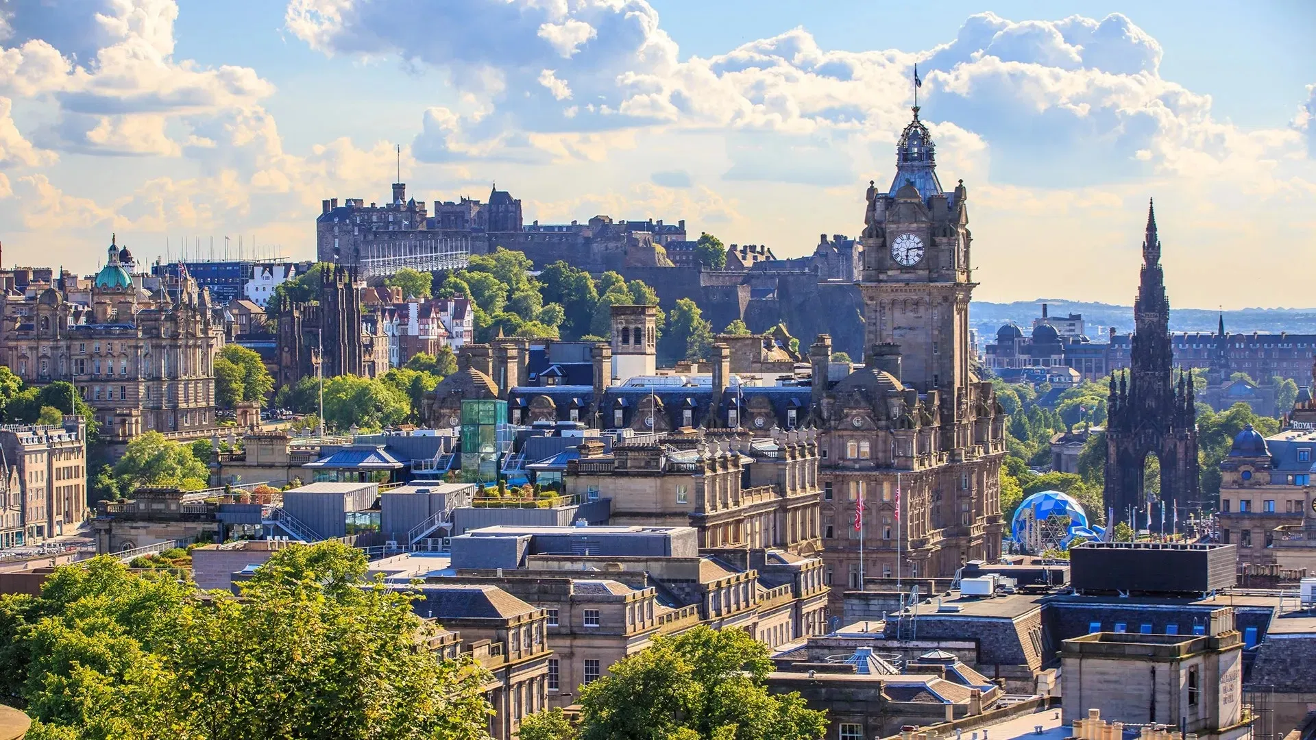 Edinburgh còn được mệnh danh là “Athens của phía Bắc”
