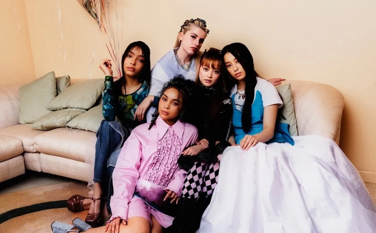 Debut với "Girls of the Year"