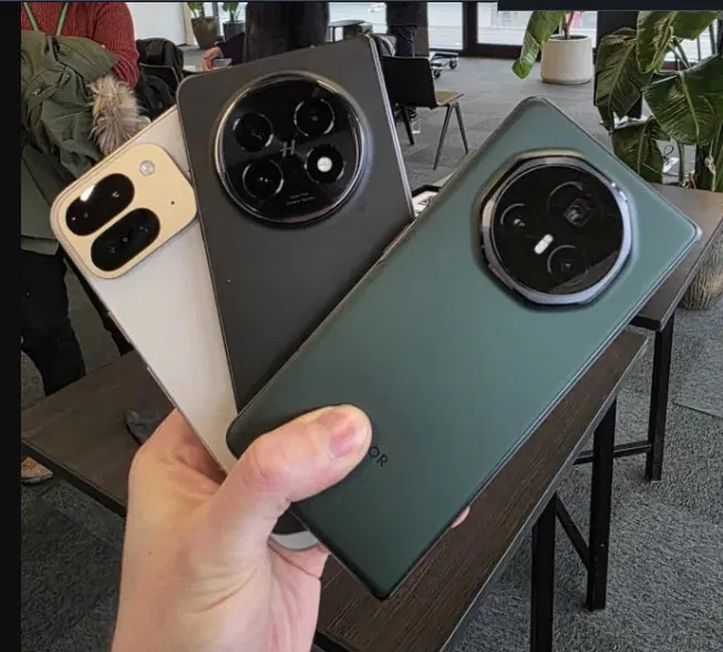 Điện thoại gập OPPO Find N5, Magic V3 và Pixel 9 Pro (Ảnh: Internet)