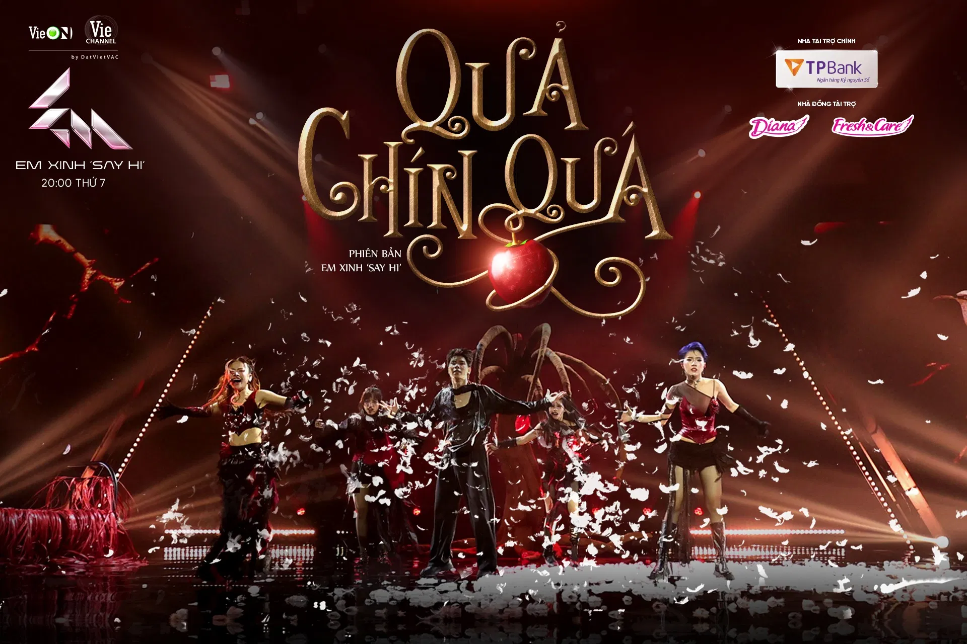 Tiết mục được dàn dựng hoành tráng với 10.000 quả bóng