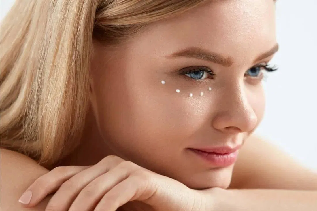 Sử dụng kem dưỡng mắt không đúng thời điểm