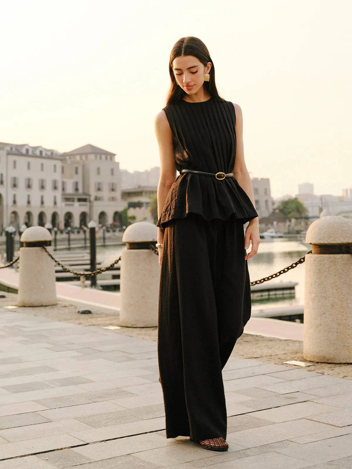 Áo peplum + quần ống đứng