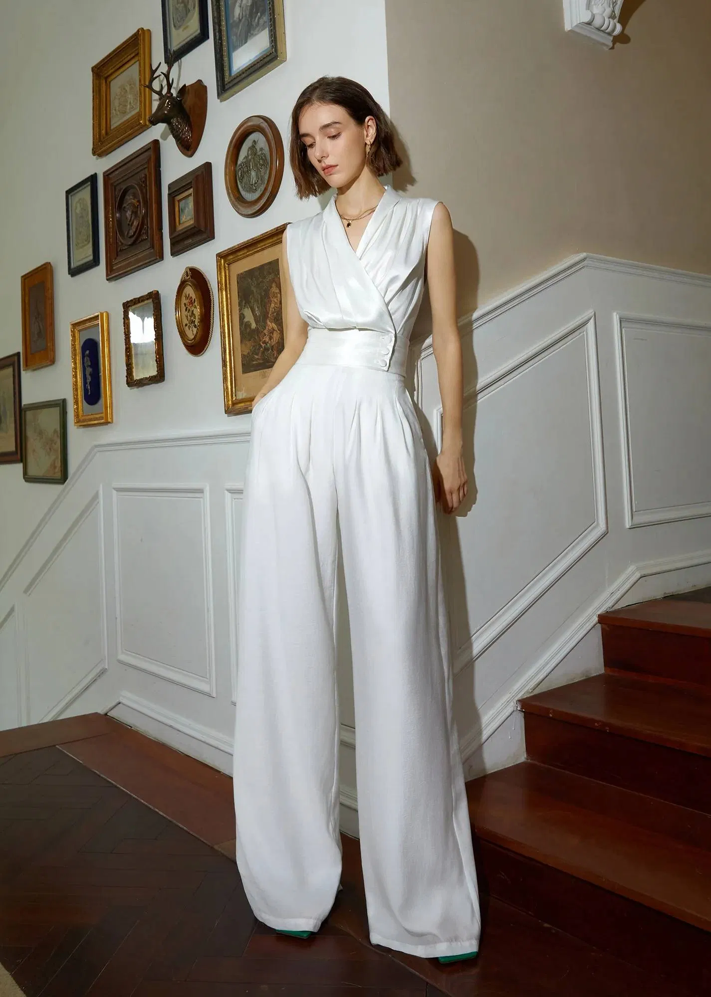 Áo quấn (wrap top) + quần ống rộng