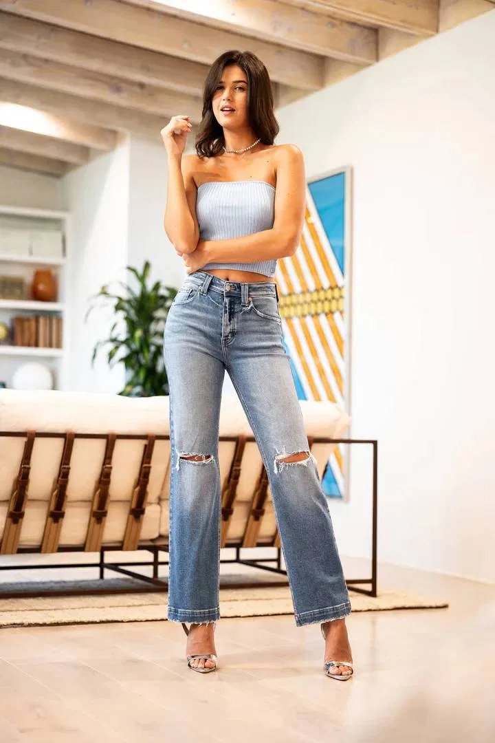 Quần jeans ống đứng