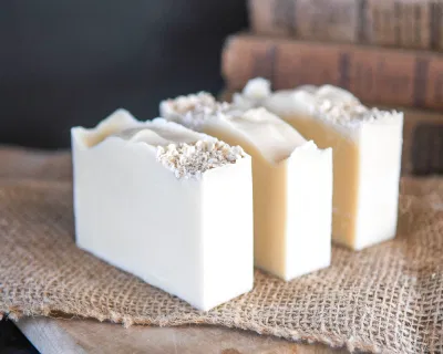 Xà phòng sữa dê giúp làm sáng và đều màu da