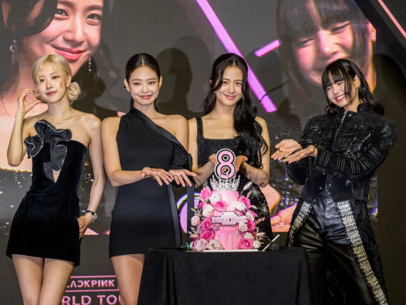 Việc BLACKPINK trở thành chủ đề "trending toàn cầu" liên tục suốt tháng 7 là minh chứng rõ ràng cho sức hút toàn cầu không suy giảm (Ảnh: Internet)