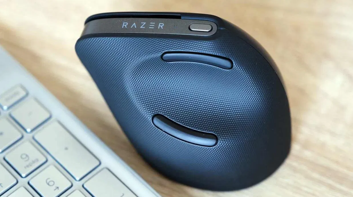 Chuột không dây Razer Pro Click V2 Vertical Edition (Ảnh: Internet)