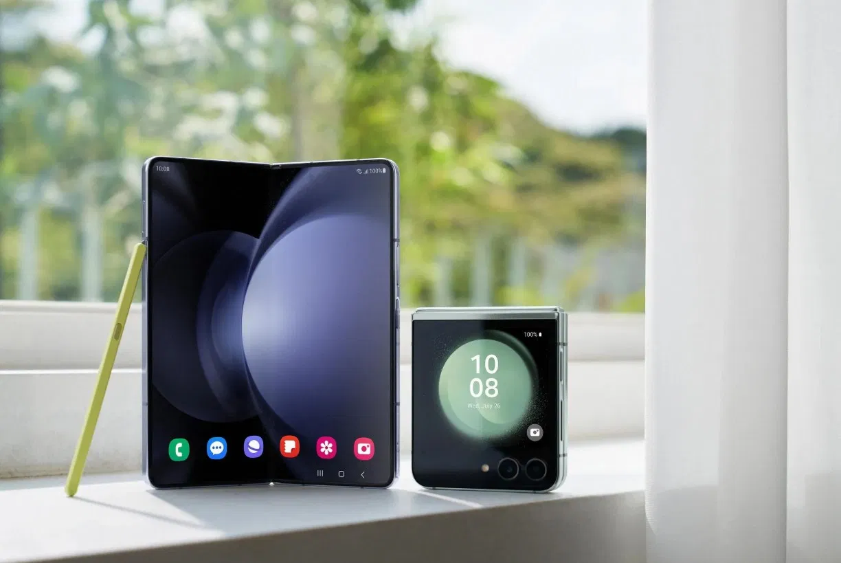 Điện thoại màn hình gập Galaxy Z Fold 5 và Galaxy Z Flip 5 của Samsung (Ảnh: Internet) Điện thoại màn hình gập Galaxy Z Fold 5 và Galaxy Z Flip 5 của Samsung (Ảnh: Internet)