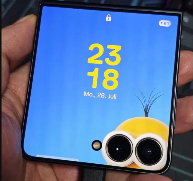 Hình nền màn hình ngoài Minion cho Galaxy Z Flip 7 (Ảnh: Internet)