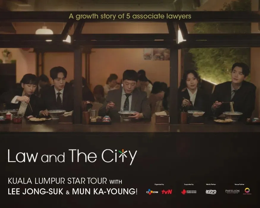 Đây là lần đầu tiên Lee Jong Suk và Mun Ka Young hợp tác trong một bộ phim dài tập và cũng là lần đầu cả hai cùng xuất hiện tại Malaysia trong một sự kiện chính thức (Ảnh: Internet)