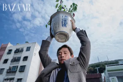 Lee Byung Hun là một trong những diễn viên kỳ cựu và có sức ảnh hưởng nhất của điện ảnh Hàn Quốc, từng góp mặt trong nhiều bom tấn quốc tế như "G.I. Joe", "Red 2" và "The Magnificent Seven" (Ảnh: Internet)