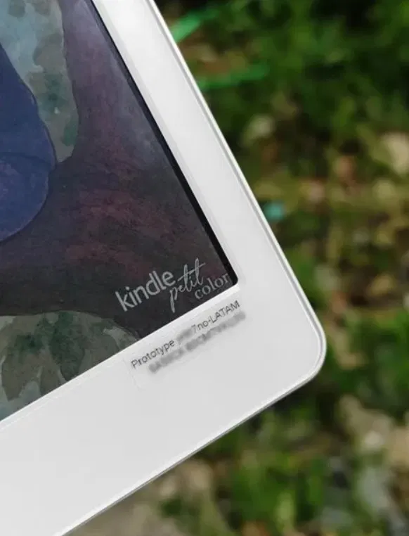 Hình ảnh rò rỉ máy Kindle Petit Color trên Reddit (Ảnh: Internet) Hình ảnh rò rỉ máy Kindle Petit Color trên Reddit (Ảnh: Internet)