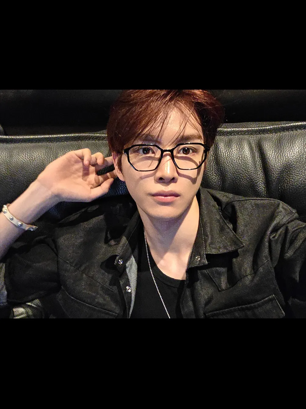 Sungchan sinh năm 2001, là thành viên nhóm RIIZE (trước đó thuộc NCT), nổi bật với chiều cao vượt trội và nét đẹp thư sinh chuẩn “diễn viên” (Ảnh: Internet)