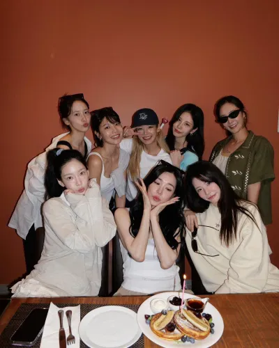 Các cô gái đã có những giây phút vui vẻ và hạnh phúc bên nhau (Nguồn ảnh: Internet)