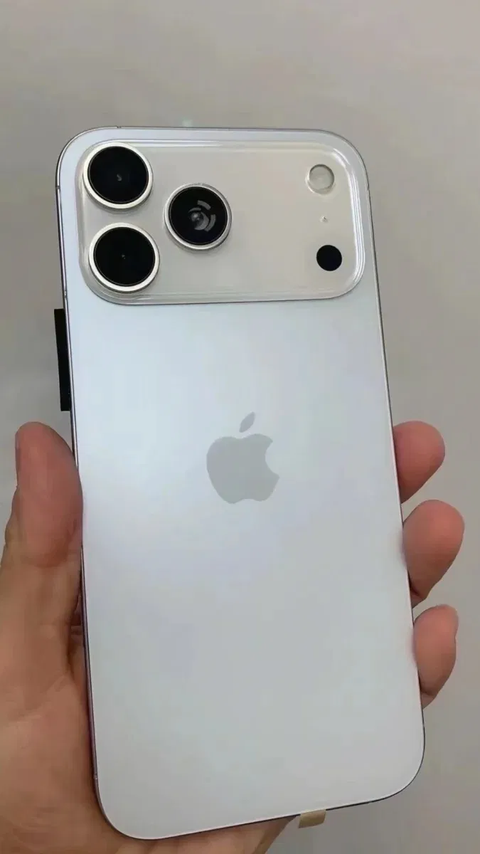 Camera trước: tăng gấp đôi lên 24 triệu điểm ảnh