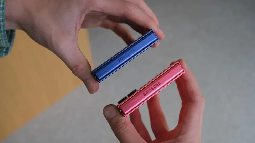 Galaxy Z Flip 7 có thể chịu được 500.000 lượt gập (Ảnh: Internet) Galaxy Z Flip 7 có thể chịu được 500.000 lượt gập (Ảnh: Internet)