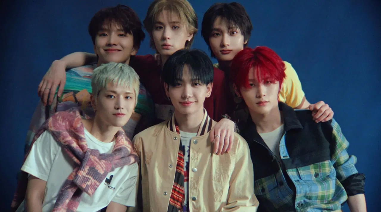 BOYNEXTDOOR là một nhóm nhạc nam gồm 6 thành viên dưới trướng KOZ Entertainment, một nhánh của HYBE do rapper-producer Zico sáng lập. Nhóm ra mắt vào tháng 5 năm 2023 với single album WHO!, trong đó ca khúc chủ đề "One and Only" nhanh chóng thu hút sự chú ý nhờ năng lượng tươi mới (Ảnh: Internet)