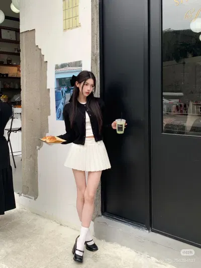 Gợi ý phối đồ với chân váy ngắn
