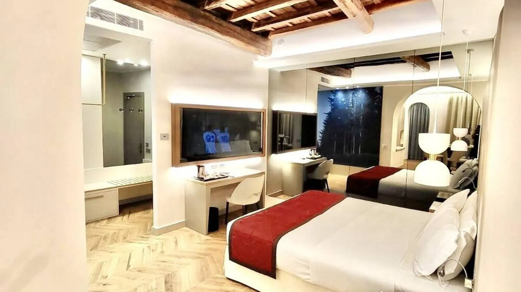 Harry’s Bar Trevi Hotel & Restaurant (Ảnh: Internet)