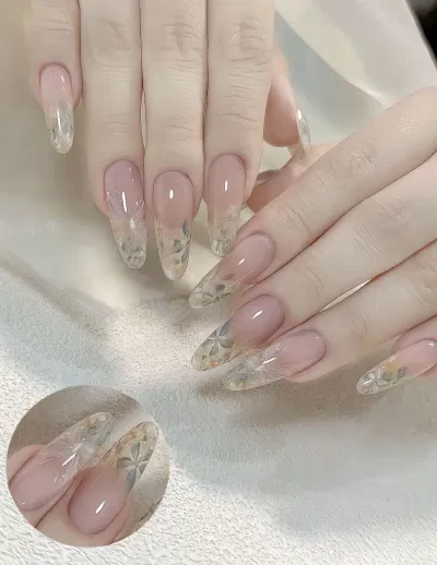 Nail french đầu móng trong suốt