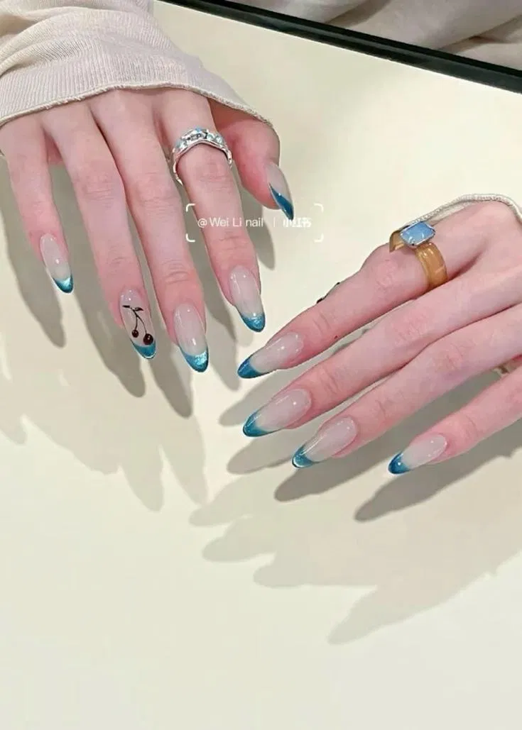 Mẫu nail french màu độc đáo
