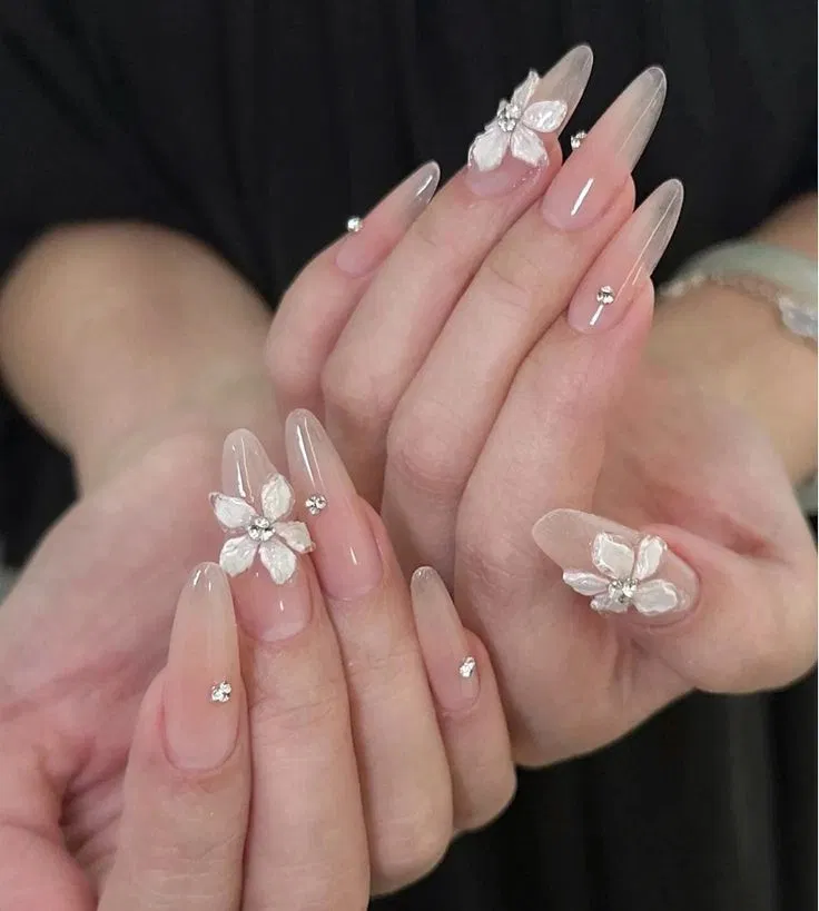 Màu thạch và hoa trắng không sợ kén da Màu thạch và hoa trắng không sợ kén da