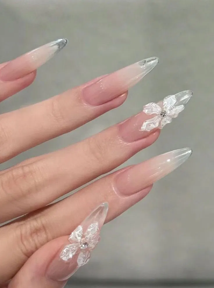 Mẫu nail hoa nổi màu thạch