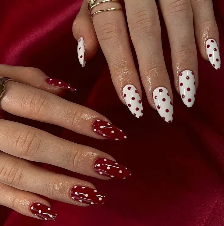 Mẫu nail cá tính nhưng vẫn sang