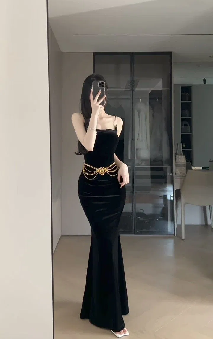 Dáng váy đuôi cá dài