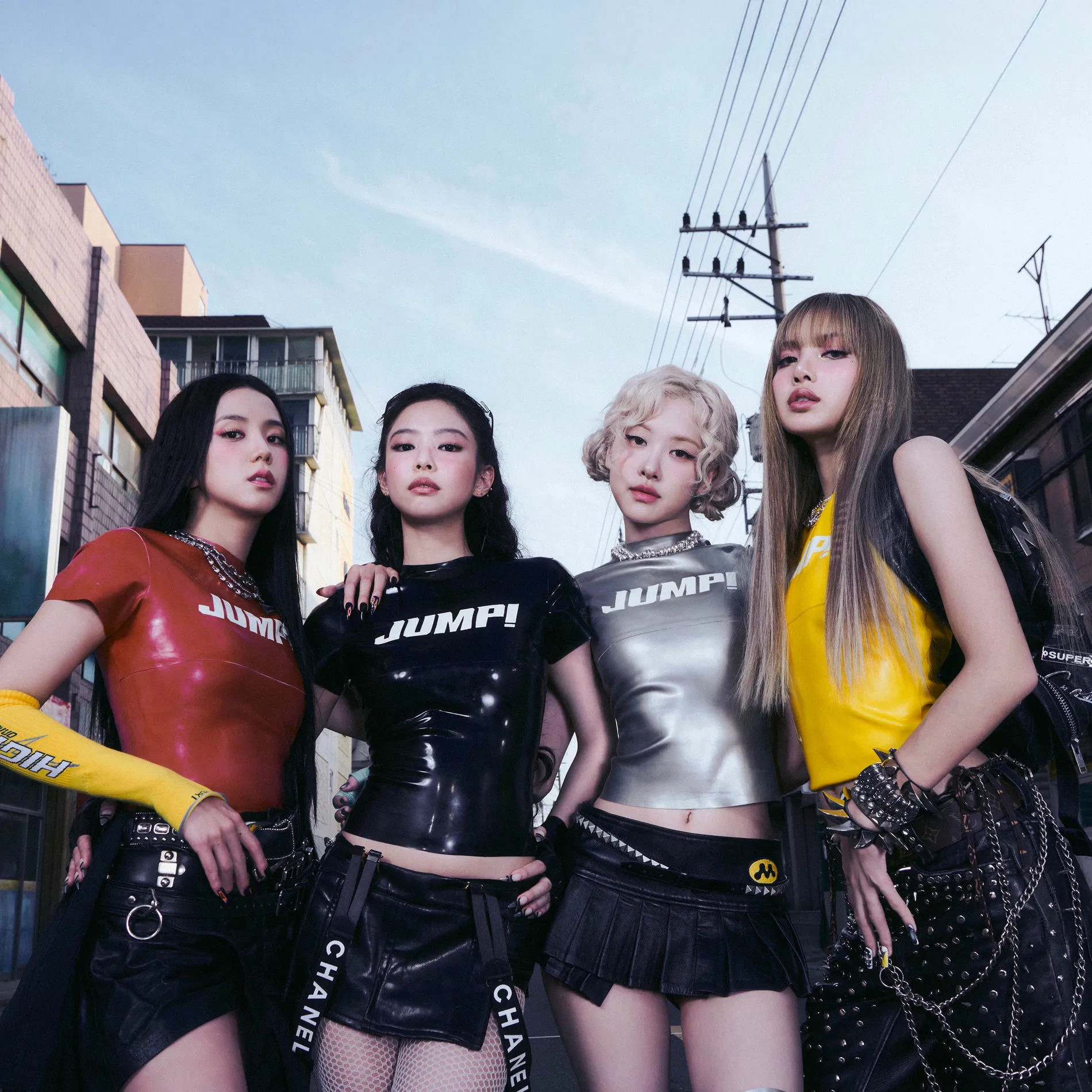 Song song với tour diễn, BLACKPINK cũng đang hoàn thiện album mới