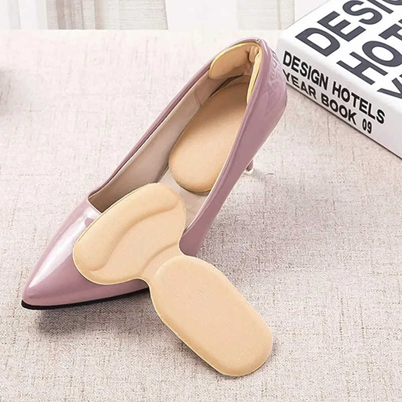 Dùng miếng đệm gót chân